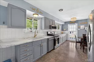 10433 Leitrim Dr, Saint Louis, MO 63123 - Photo 7
