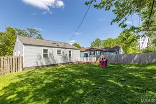 8726 Florence Ave, Brentwood, MO 63144 - Photo 17