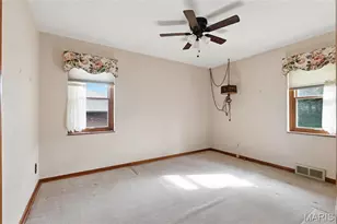 3503 Wintergreen Ln, Saint Louis, MO 63125 - Photo 11