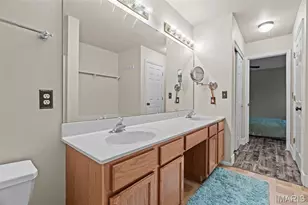 5794 Wickershire Ln, Saint Louis, MO 63129 - Photo 33