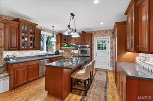 9111 Clayton Rd, Saint Louis, MO 63124 - Photo 19