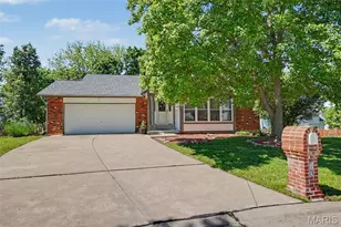 13 Running Waters Ct, Saint Charles, MO 63304 - Photo 1