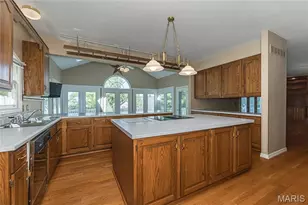 22 Huntington Pkwy, Saint Charles, MO 63301 - Photo 13