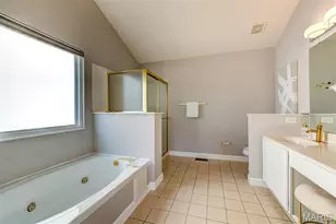 11431 Daykin Dr, Saint Louis, MO 63146 - Photo 17