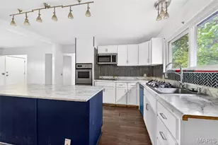2195 Somerset Dr, Florissant, MO 63033 - Photo 7