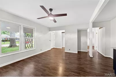 2195 Somerset Drive, Florissant, MO 63033 - Photo 5