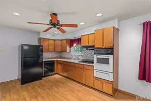 9418 Radio Dr, Affton, MO 63123 - Photo 15