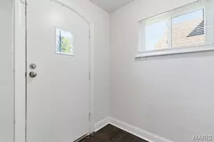 6758 Kenwood Dr, Saint Louis, MO 63121 - Photo 3