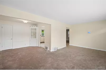10200 Coburg Lands Drive, Bellefontaine Neighbors, MO 63137 - Photo 15
