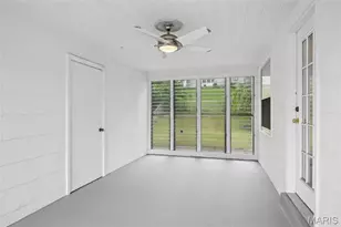 10200 Coburg Lands Dr, Bellefontaine Neighbors, MO 63137 - Photo 17
