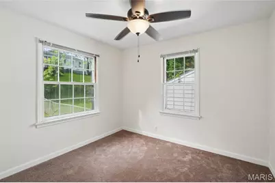 10200 Coburg Lands Drive, Bellefontaine Neighbors, MO 63137 - Photo 11