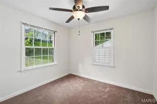 10200 Coburg Lands Dr, Bellefontaine Neighbors, MO 63137 - Photo 11