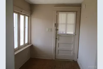 7035 Glades Avenue, Saint Louis, MO 63117 - Photo 9