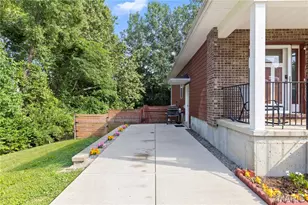 10068 Lookaway Dr, Saint Louis, MO 63137 - Photo 3
