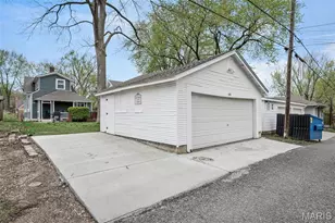 618 N Benton Ave, Saint Charles, MO 63301 - Photo 25
