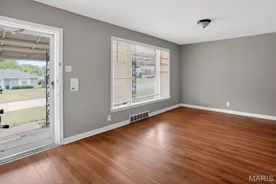9243 Filibert Drive, Bellefontaine Neighbors, MO 63137 - Photo 13