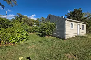 6501 Stratford Ave, Pine Lawn, MO 63120 - Photo 3