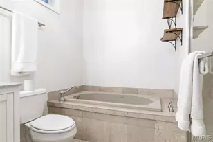 886 Warwick Ln, Glendale, MO 63122 - Photo 15