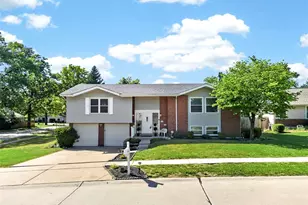 12741 Parkway Estates Dr, Saint Louis, MO 63146 - Photo 3