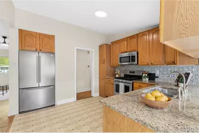 1965 Thunderbird Avenue, Florissant, MO 63033 - Photo 9