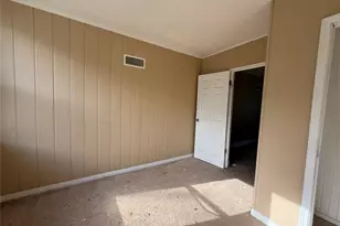 9715 Tullamoor Dr, Saint Louis, MO 63136 - Photo 11