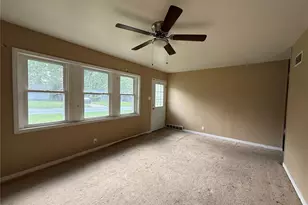 9715 Tullamoor Dr, Saint Louis, MO 63136 - Photo 5