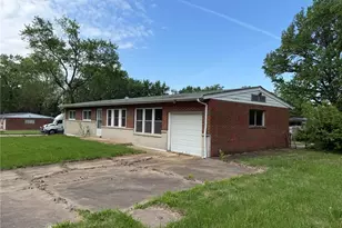 9715 Tullamoor Dr, Saint Louis, MO 63136 - Photo 3