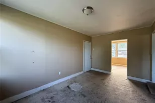 9715 Tullamoor Dr, Saint Louis, MO 63136 - Photo 9