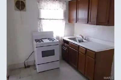102 S Hartnett Avenue, Saint Louis, MO 63135 - Photo 5