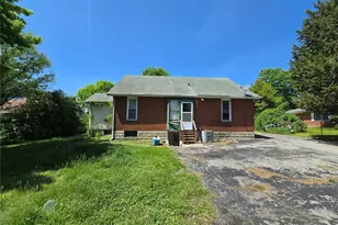 840 N Florissant Rd, Ferguson, MO 63135 - Photo 5