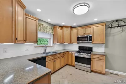 350 W Saint Anthony Lane, Florissant, MO 63031 - Photo 7