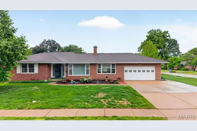 350 W Saint Anthony Lane, Florissant, MO 63031 - Photo 1
