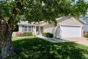 1605 Fairwood Forest Dr, Saint Peters, MO 63376 - Photo 3