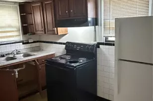 9527 Roslan Pl, Saint Louis, MO 63114 - Photo 5
