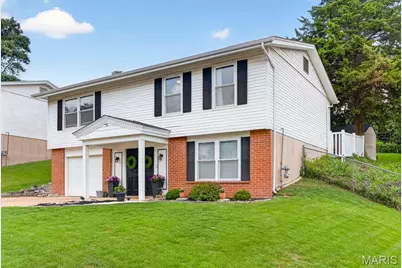 12011 Wesford Drive, Maryland Heights, MO 63043 - Photo 3