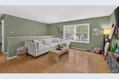 12011 Wesford Drive, Maryland Heights, MO 63043 - Photo 5