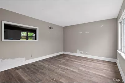 9827 Lorna Lane, Saint Louis, MO 63136 - Photo 7