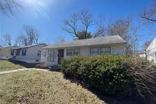 10417 Renfrew Dr, Unincorporated, MO 63137 - Photo 3