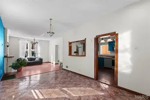 915 Bates St, Saint Louis, MO 63111 - Photo 9