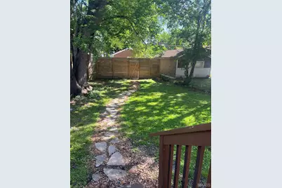 915 Bates Street, Saint Louis, MO 63111 - Photo 37
