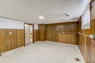 9721 Midland Blvd, Overland, MO 63114 - Photo 33