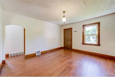 9721 Midland Boulevard, Overland, MO 63114 - Photo 9