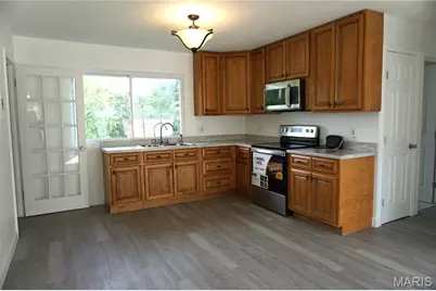 7916 Birkenhead Drive, Marlborough, MO 63123 - Photo 3