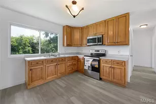 7916 Birkenhead Dr, Marlborough, MO 63123 - Photo 7