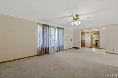 10000 Stonell Drive, Affton, MO 63123 - Photo 3