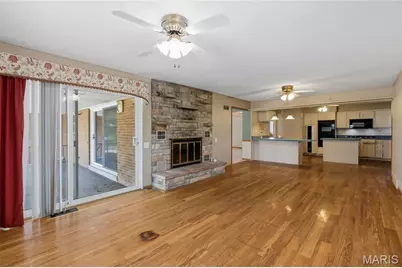 10000 Stonell Drive, Affton, MO 63123 - Photo 7