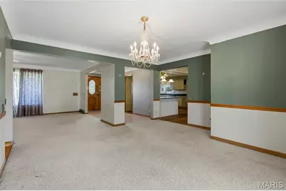10000 Stonell Drive, Affton, MO 63123 - Photo 5