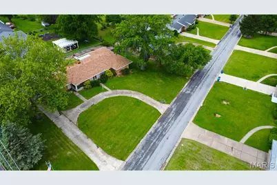 10000 Stonell Drive, Affton, MO 63123 - Photo 25