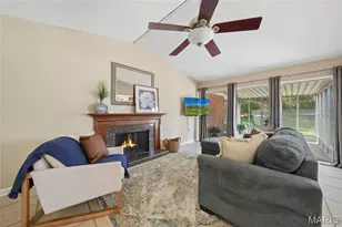 329 Meadowbrook Dr, Ballwin, MO 63011 - Photo 9