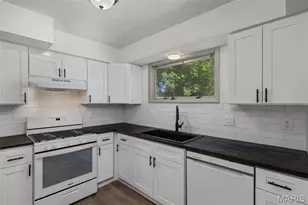 425 Powell Ave, Saint Louis, MO 63135 - Photo 9